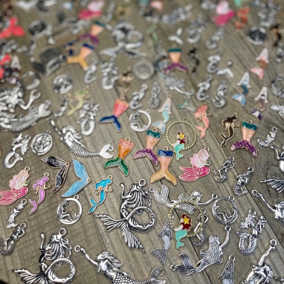 NEW MERMAIDS CHARMS PENDANTS & MORE MEGA BUNDLE GOLD SILVER ENAMEL DIY JEWELRY - Picture 8 of 15